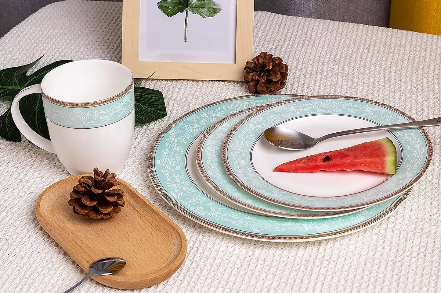 Fine Bone China Dinnerware Set 16 Pcs